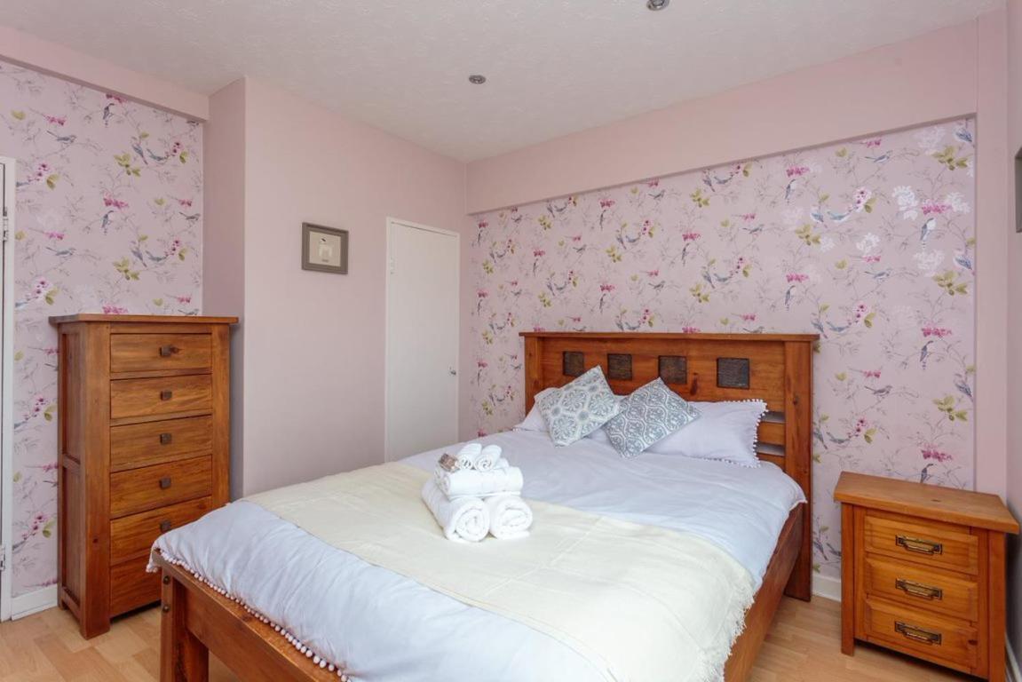 Gorgeous 3-Bed Flat, 15 Minutes To City Centre เอดินบะระ ภายนอก รูปภาพ